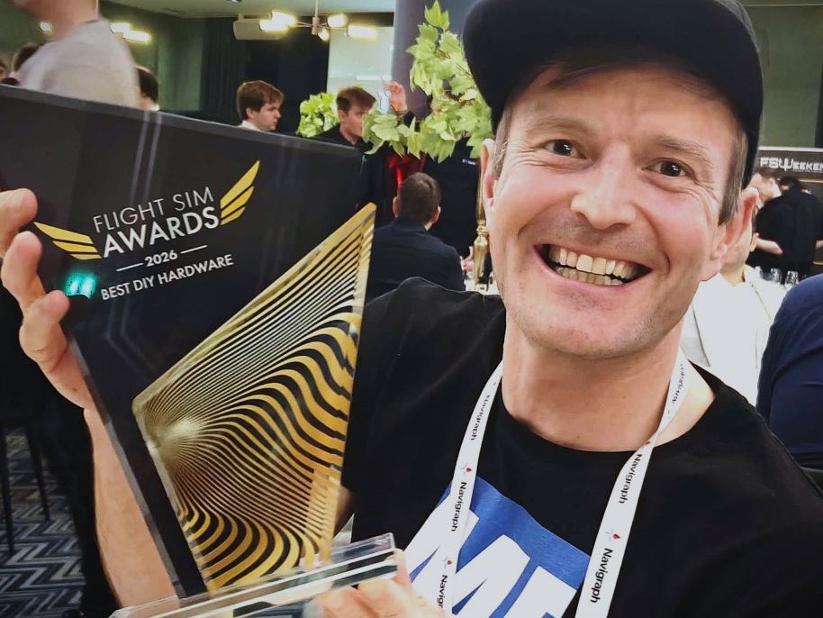 MobiFlight receiving the community award at Flight Sim Awards 2026